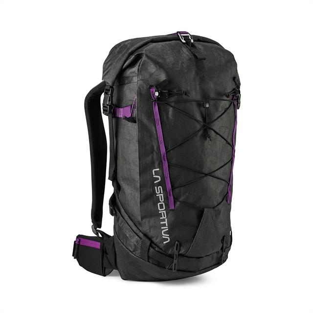 La Sportiva Challenger 28L Pack Black
