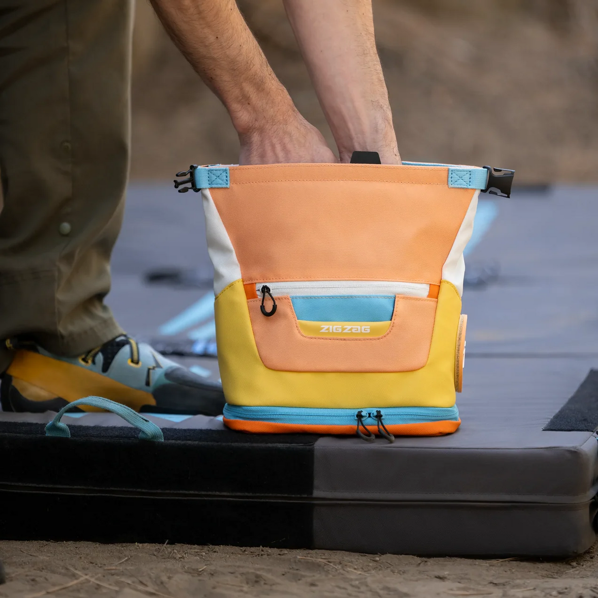 Vessel Chalk Bucket