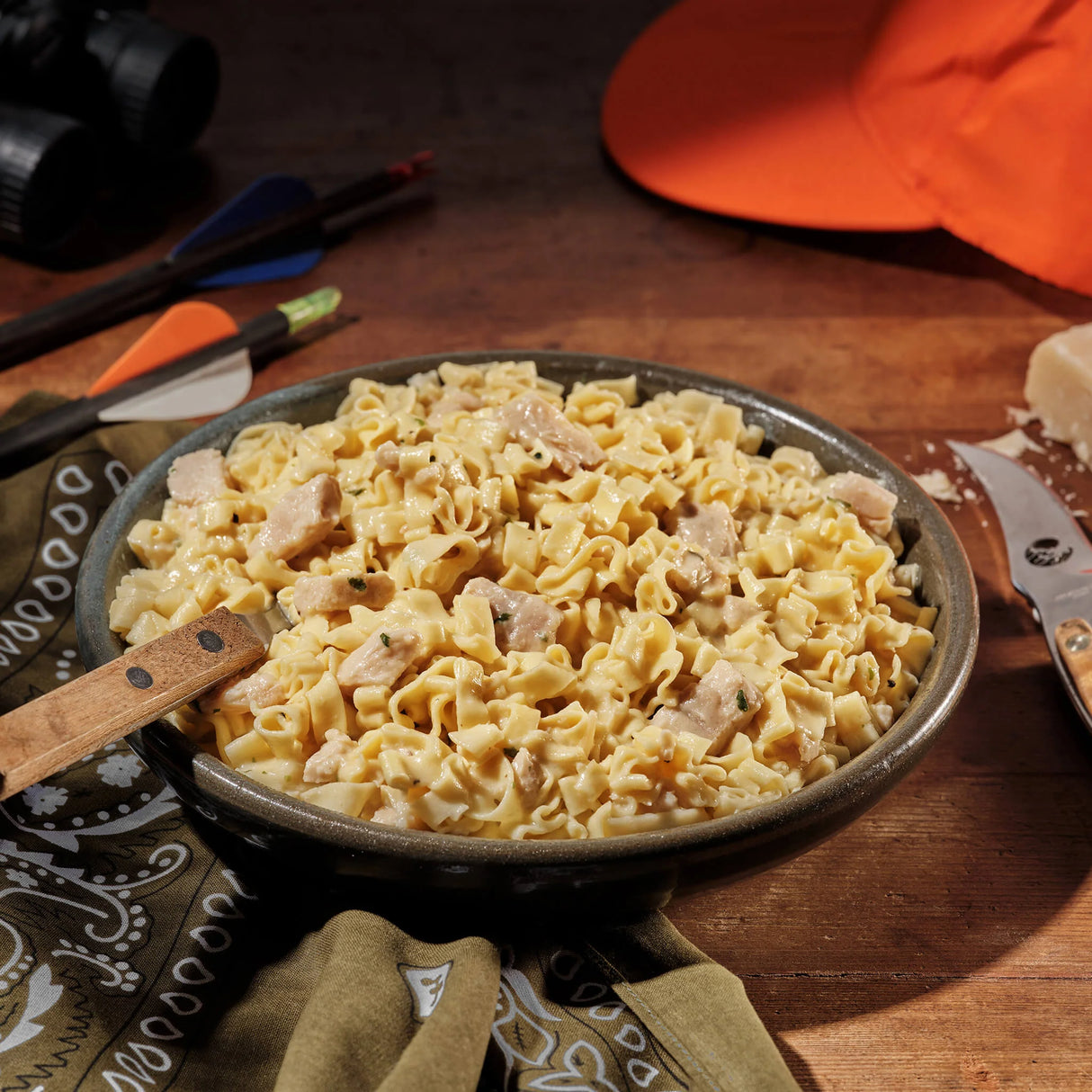 Fettuccine Alfredo w/ Chicken